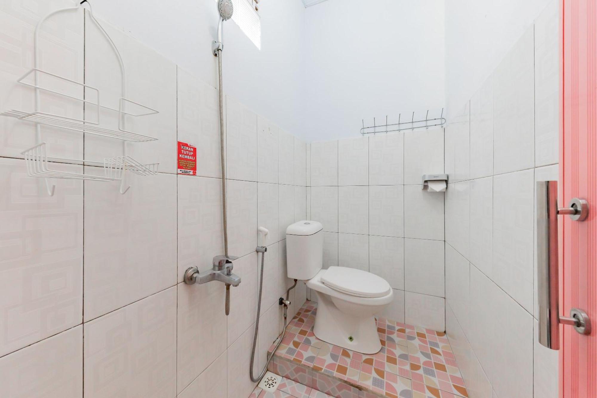 Reddoorz Resort Syariah @ Jaya Tirta Abadi Purwakarta Oda fotoğraf